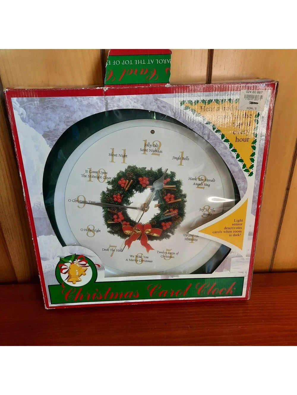 Christmas Carol Wall Clock by Mark Feldstein & Assoc. Inc MUSICAL HOURLY SONGS.